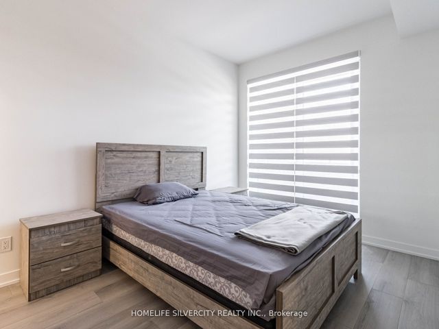 107 - 117 Ford St S