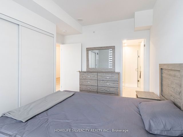 107 - 117 Ford St S