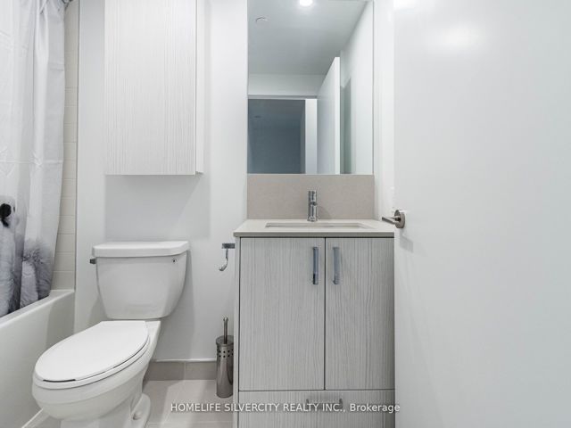 107 - 117 Ford St S