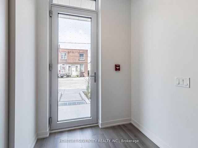 107 - 117 Ford St S