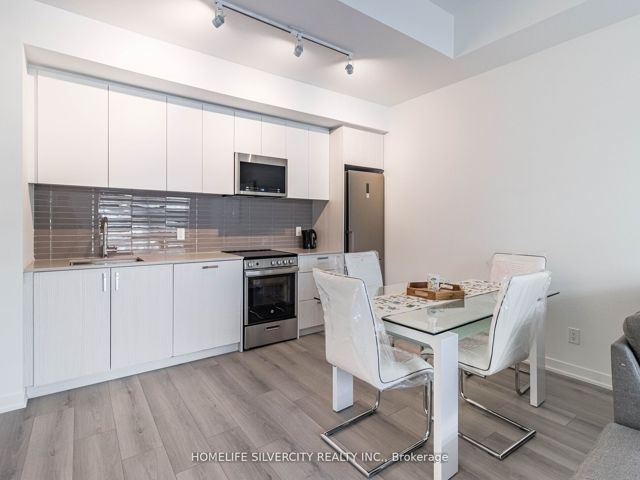 107 - 117 Ford St S