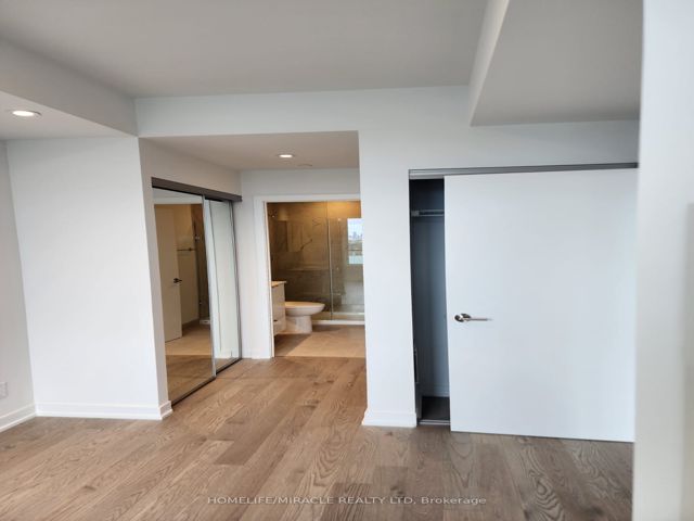 2805 - 1926 Lakeshore Blvd