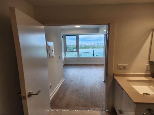 2805 - 1926 Lakeshore Blvd