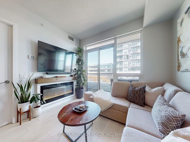 713 - 2212 Lakeshore Blvd W