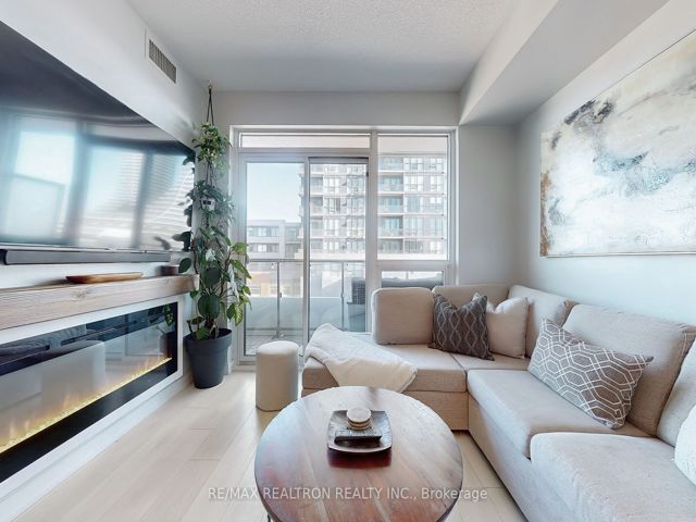 713 - 2212 Lakeshore Blvd W