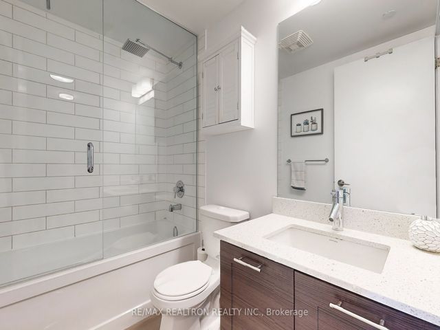 713 - 2212 Lakeshore Blvd W