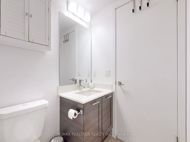 713 - 2212 Lakeshore Blvd W
