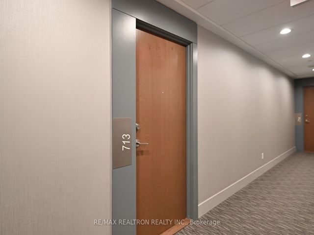 713 - 2212 Lakeshore Blvd W
