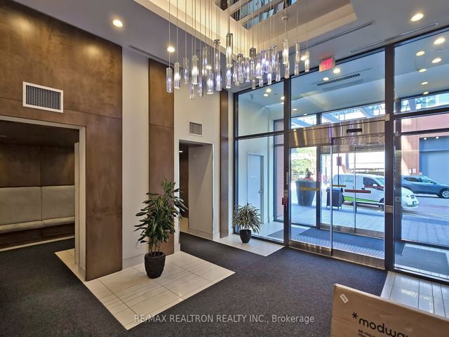 713 - 2212 Lakeshore Blvd W