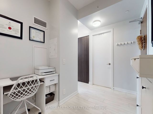 713 - 2212 Lakeshore Blvd W