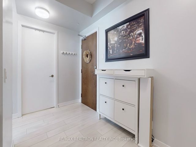 713 - 2212 Lakeshore Blvd W
