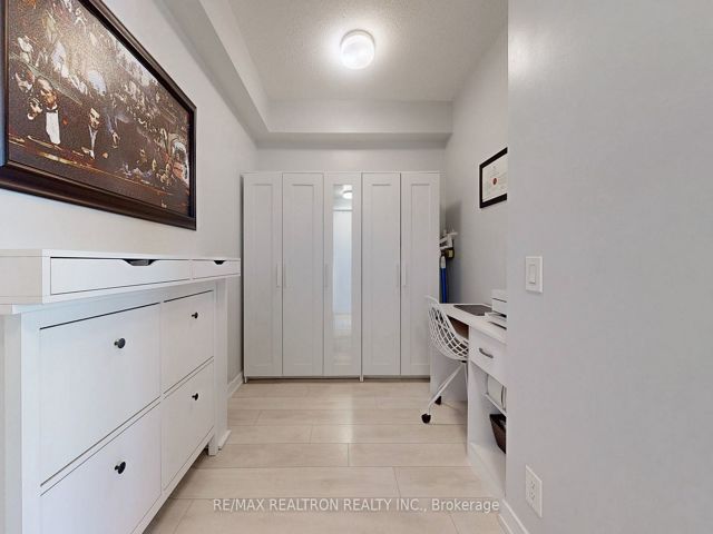 713 - 2212 Lakeshore Blvd W
