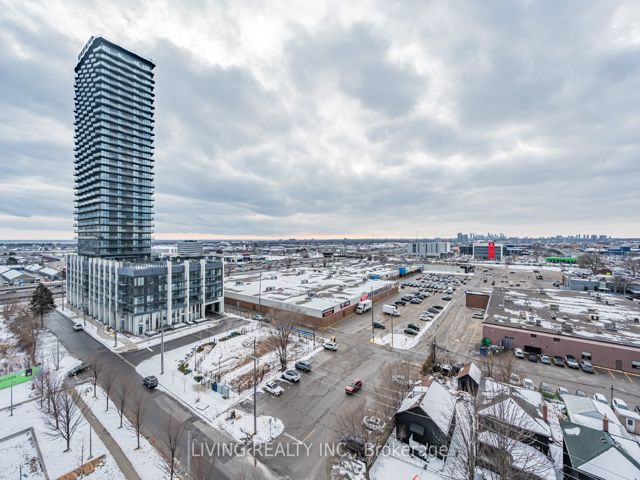 906 - 15 Zorra St