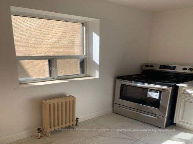 204 - 2202 Weston Rd N
