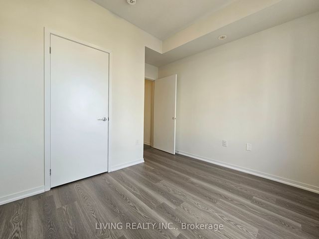 102 - 30 William Jackson Way