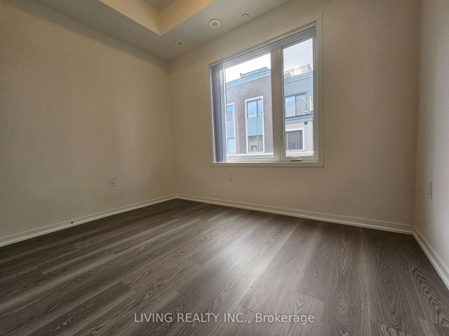 102 - 30 William Jackson Way