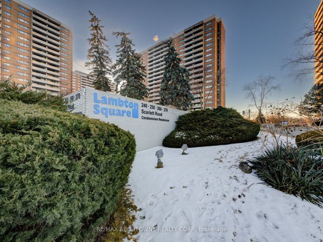 1006 - 260 Scarlett Rd