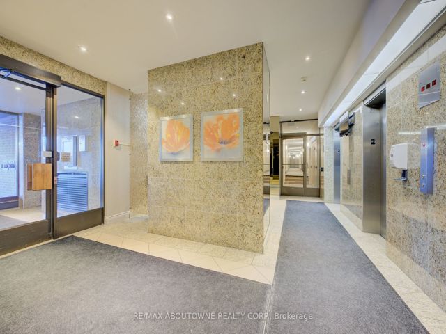 1006 - 260 Scarlett Rd