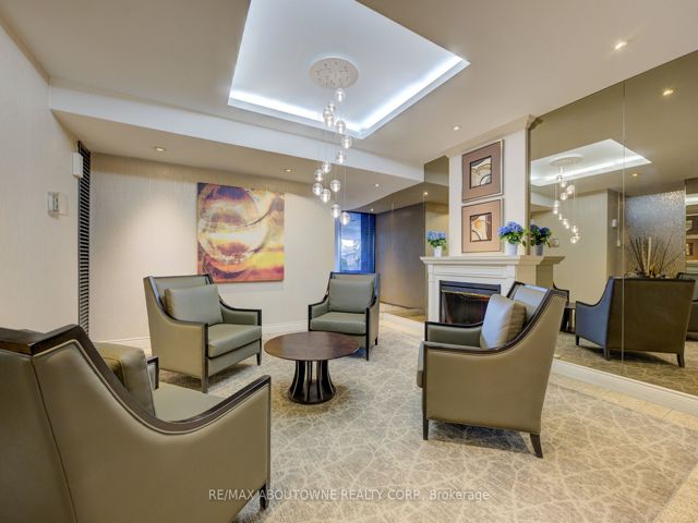 1006 - 260 Scarlett Rd