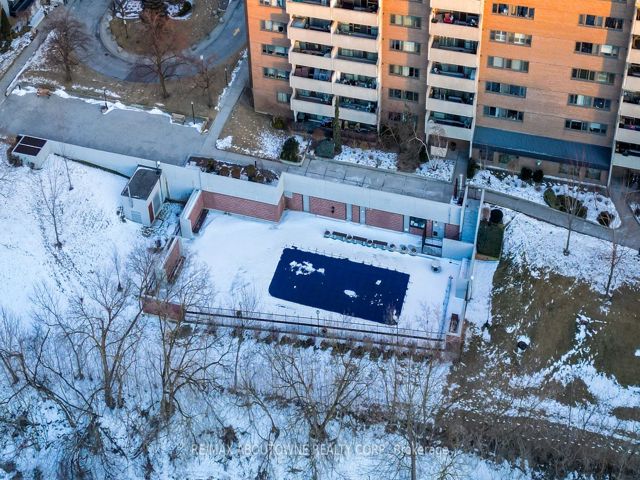 1006 - 260 Scarlett Rd