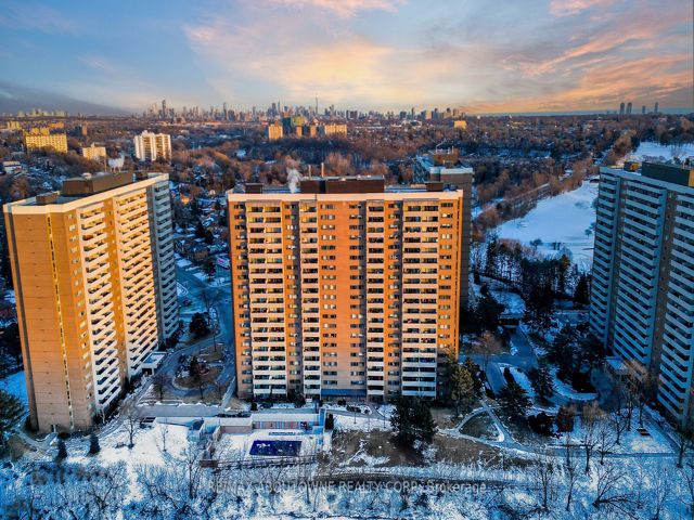 1006 - 260 Scarlett Rd