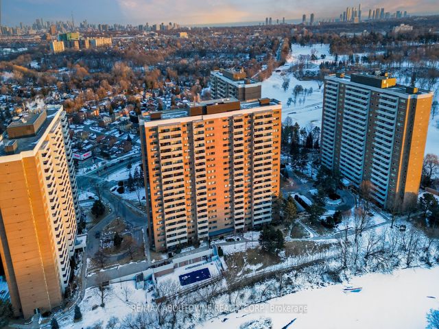 1006 - 260 Scarlett Rd