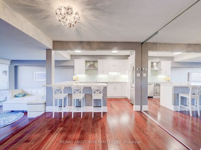 1006 - 260 Scarlett Rd
