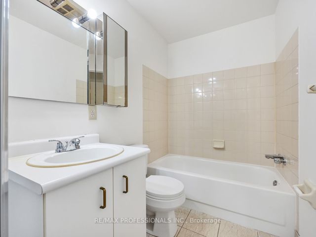 PH10 - 41 Markbrooke Lane