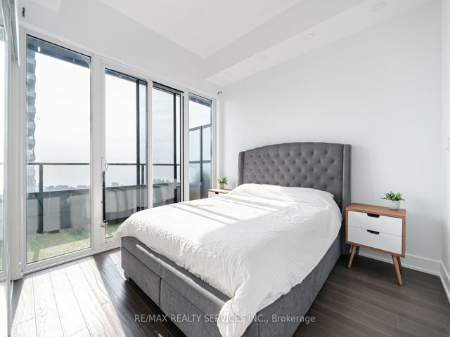 1316 - 30 Shore Breeze Dr