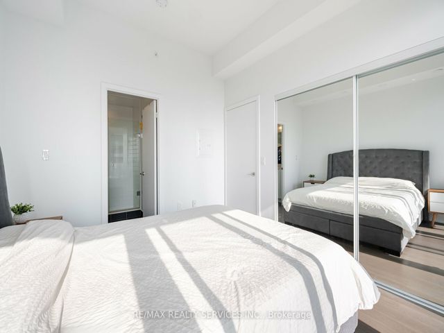 1316 - 30 Shore Breeze Dr