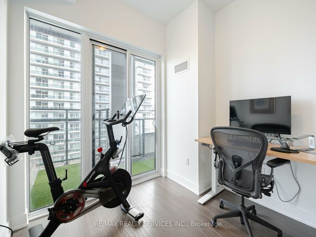 1316 - 30 Shore Breeze Dr