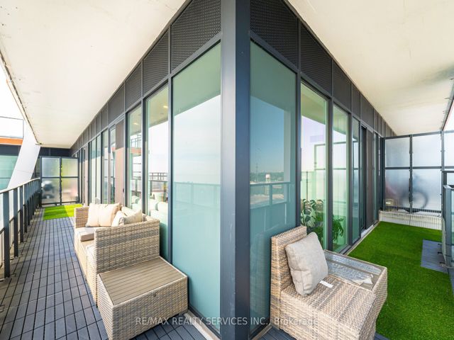 1316 - 30 Shore Breeze Dr