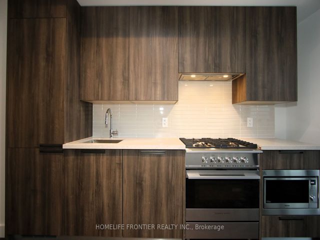 416 - 160 Kingsway Cres