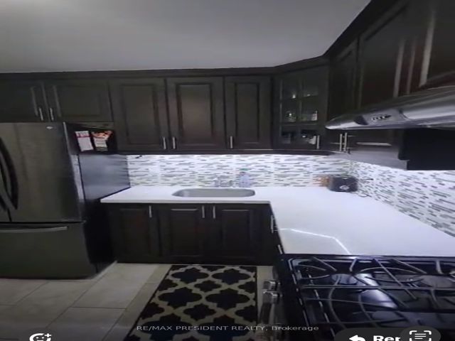 115 - 16 Litchfield Crt