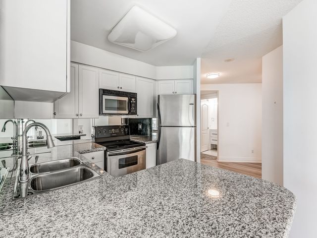 1211 - 2121 Lake Shore Blvd W
