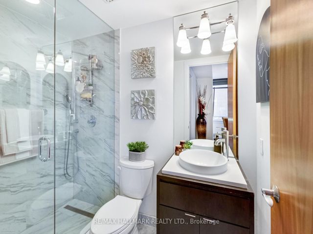 606 - 383 Ellis Park Rd