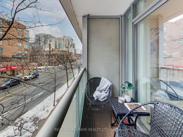 606 - 383 Ellis Park Rd