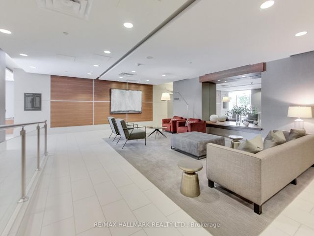 606 - 383 Ellis Park Rd