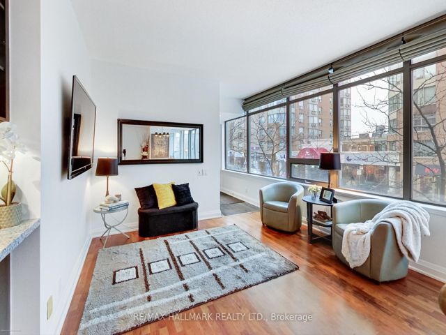 606 - 383 Ellis Park Rd