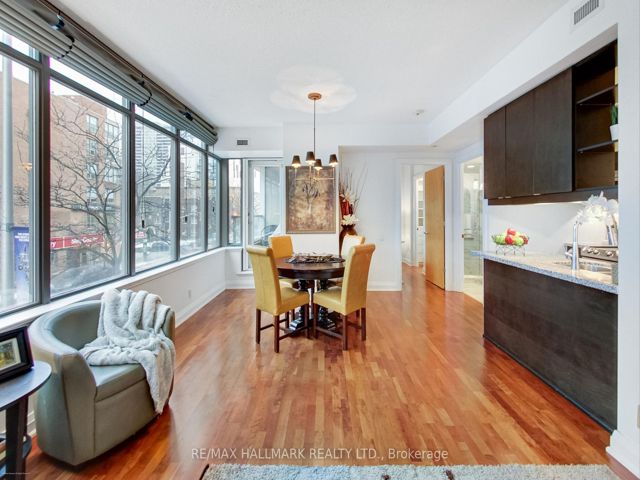 606 - 383 Ellis Park Rd