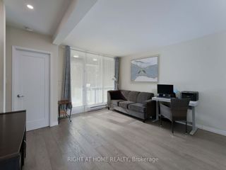 888 - 34 Tandridge Cres