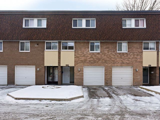 888 - 34 Tandridge Cres