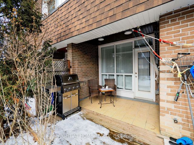 888 - 34 Tandridge Cres