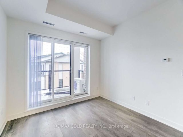 302 - 160 Canon Jackson Dr