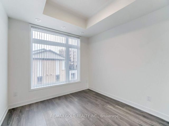 302 - 160 Canon Jackson Dr