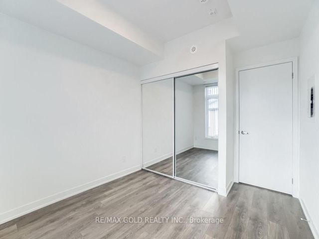 302 - 160 Canon Jackson Dr