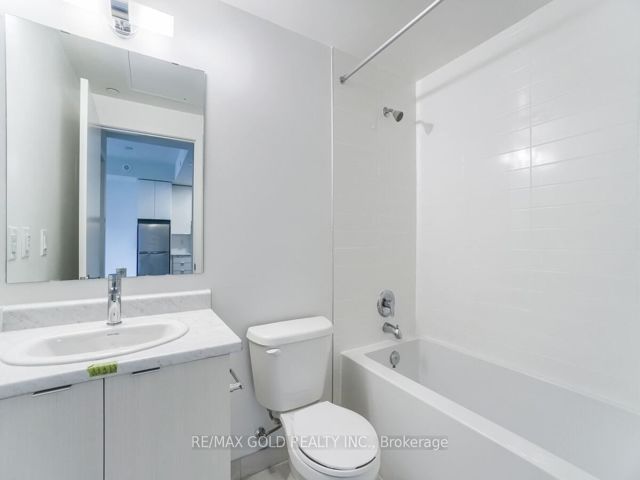 302 - 160 Canon Jackson Dr