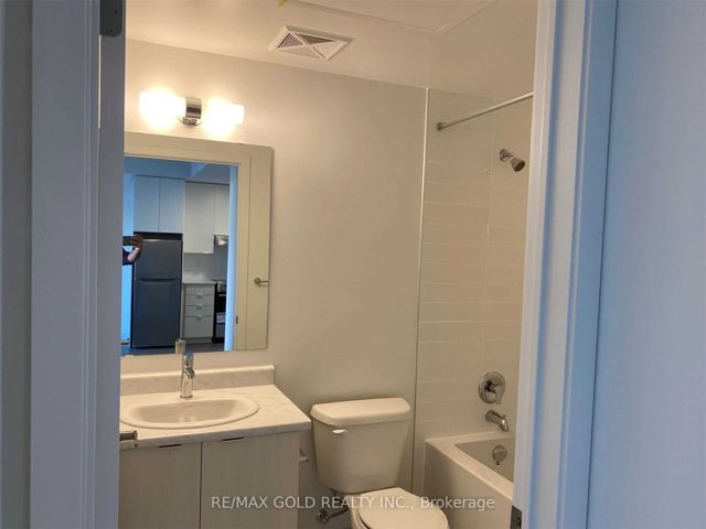 302 - 160 Canon Jackson Dr