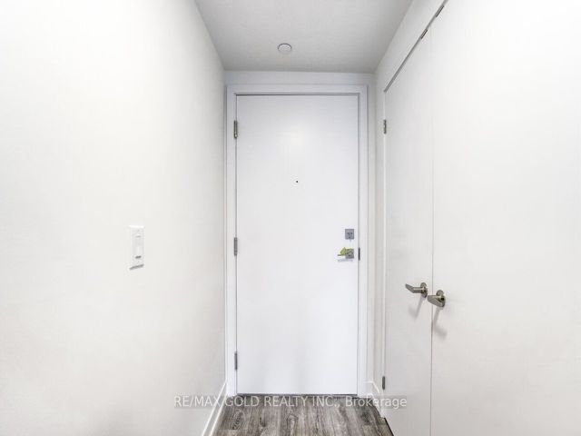 302 - 160 Canon Jackson Dr
