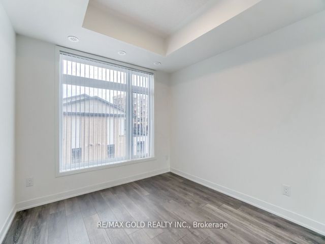 302 - 160 Canon Jackson Dr
